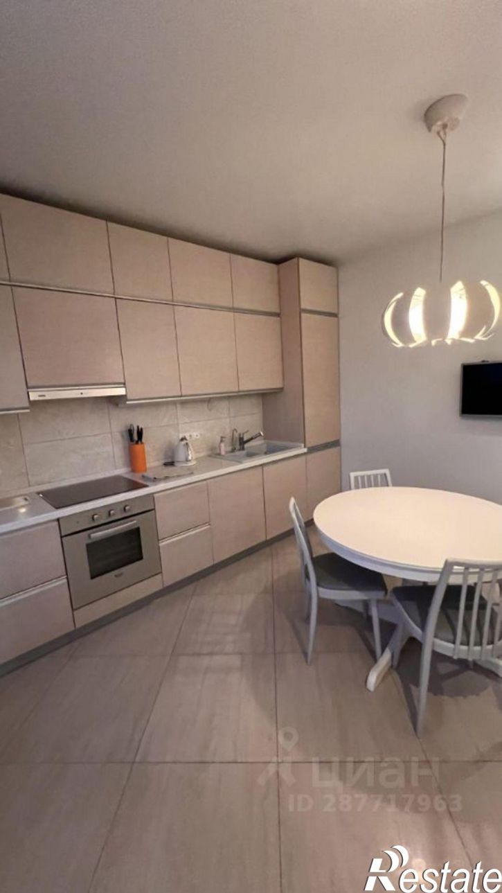 3-комн квартира улица Закруткина, 61,  д. 61