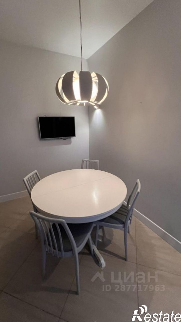 3-комн квартира улица Закруткина, 61,  д. 61