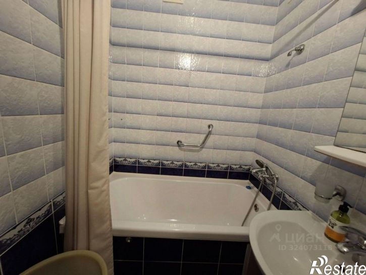 2-комн квартира улица Красных Зорь, 84,  д. 84