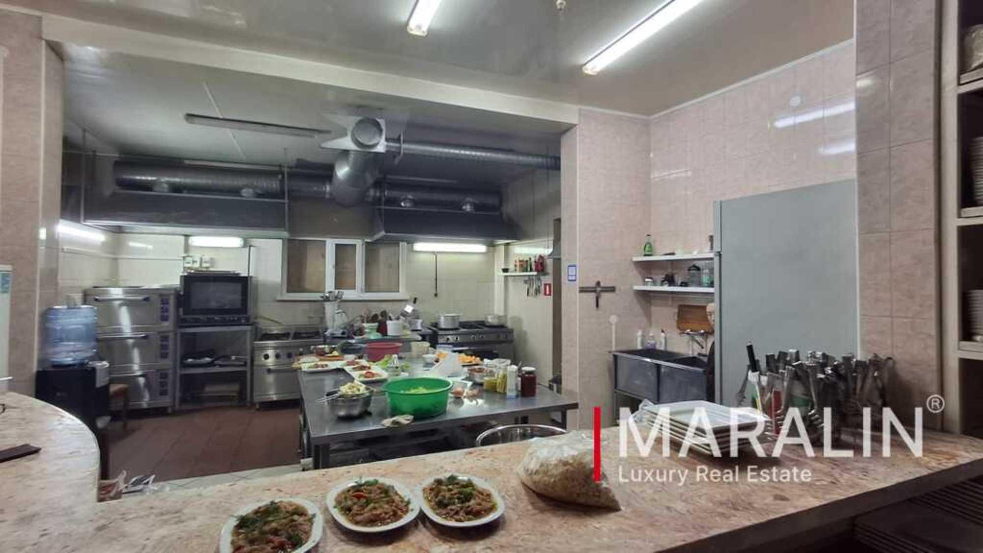 Купить ресторан, помещение под кафе за 67 000 000 рублей на Всесоюзная, 100