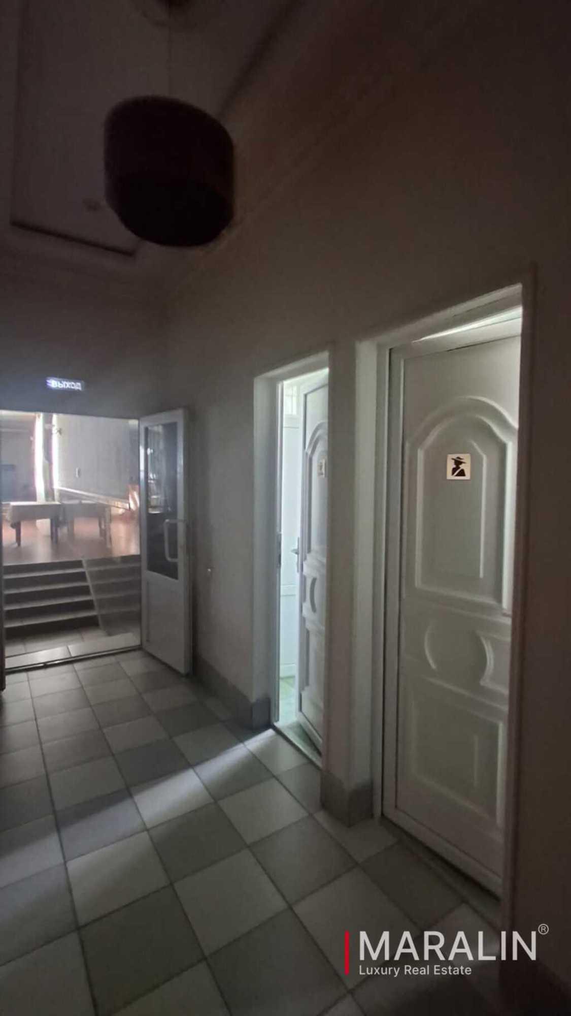 Купить ресторан, помещение под кафе за 67 000 000 рублей на Всесоюзная, 100