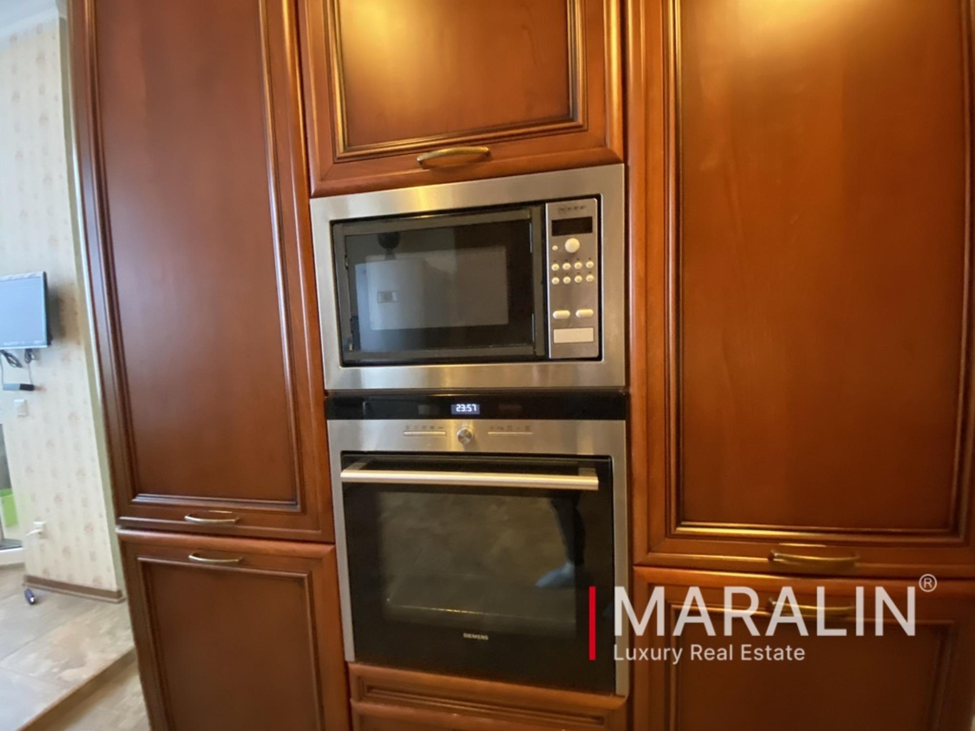 Сдать квартиру за 130 000 рублей на Университетский, 95/154