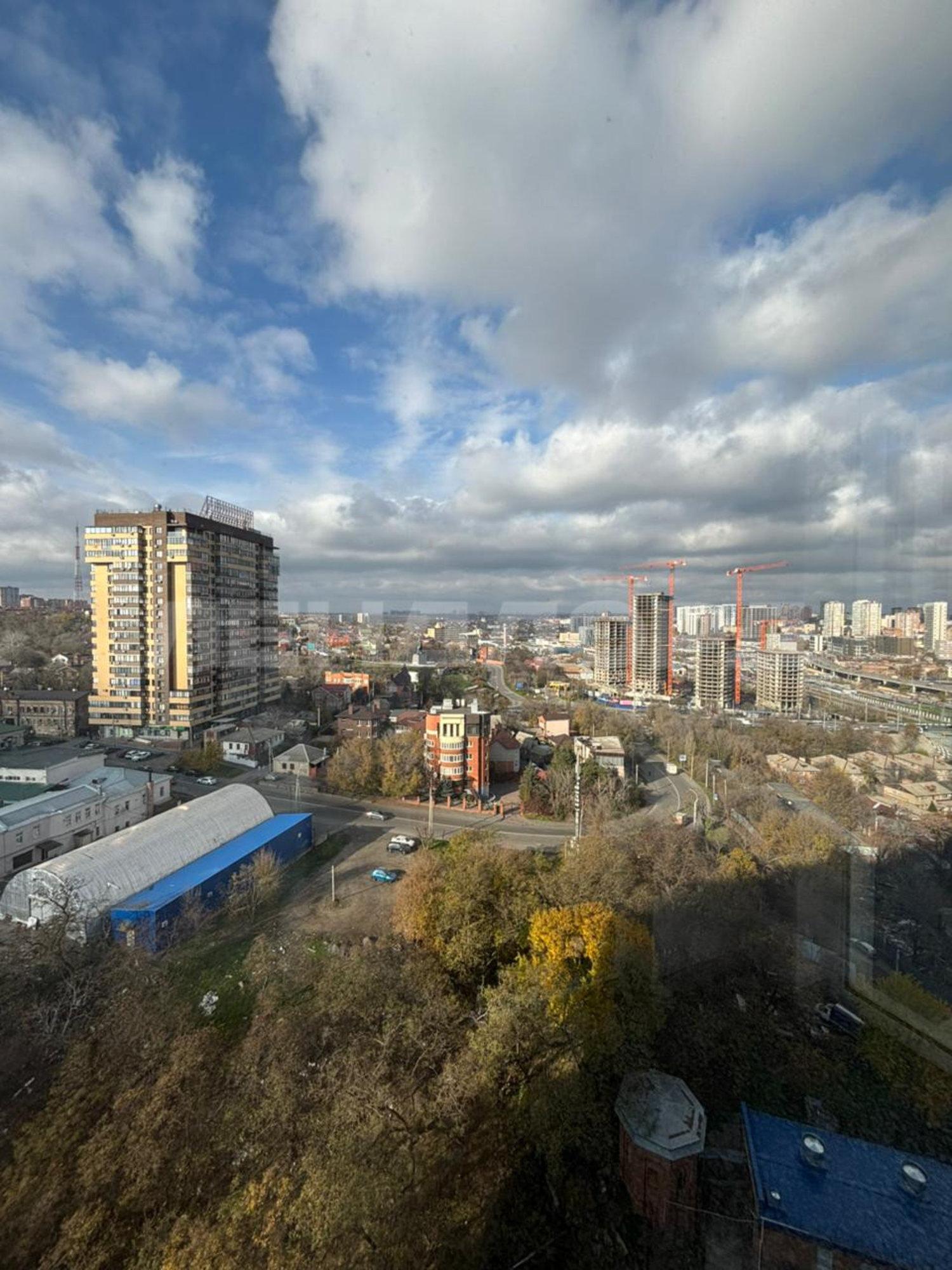 Купить квартиру за 6 000 000 рублей на Привокзальная улица, 3/1