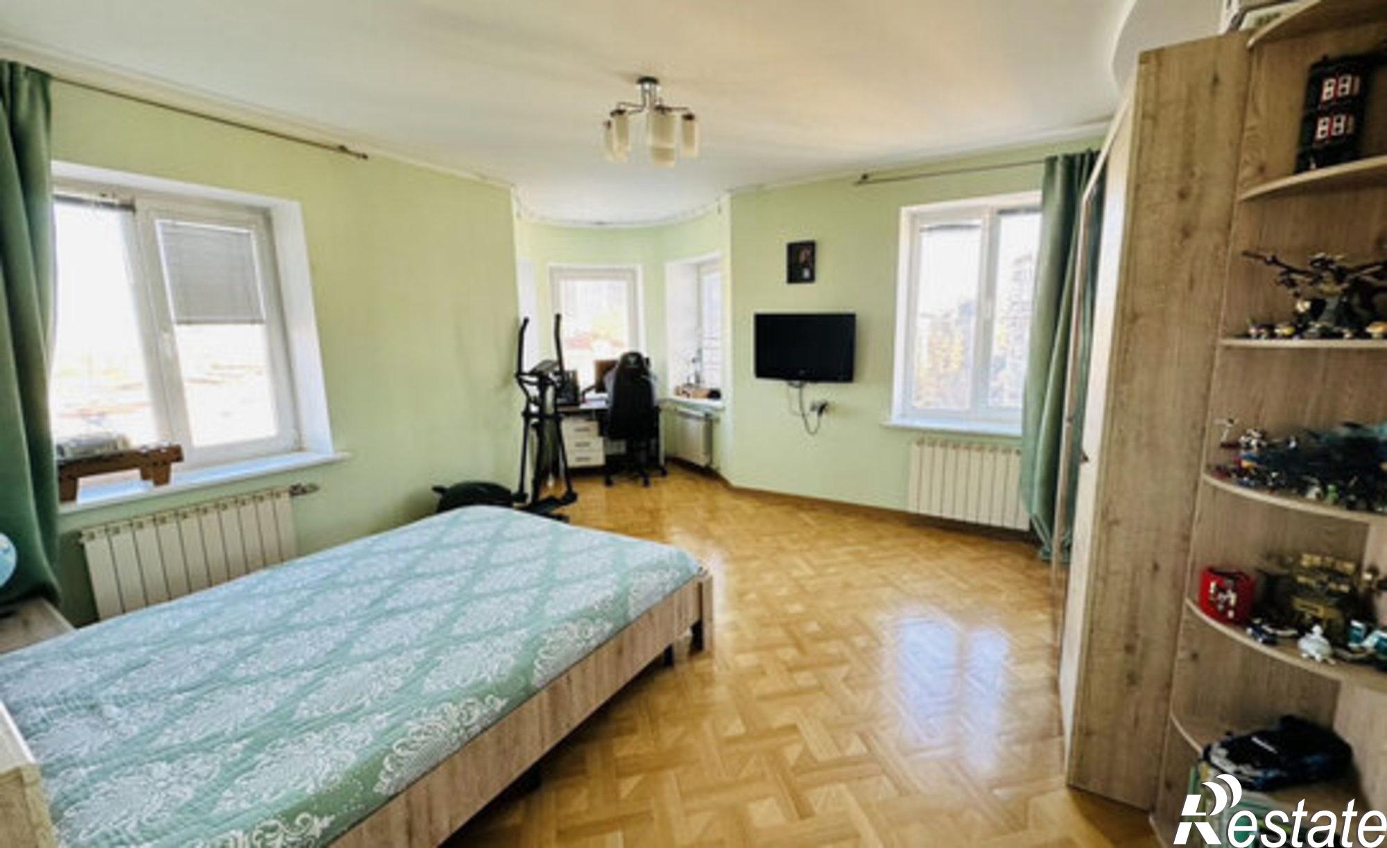 Купить квартиру за 27 000 000 рублей на улица Максима Горького, 214/101