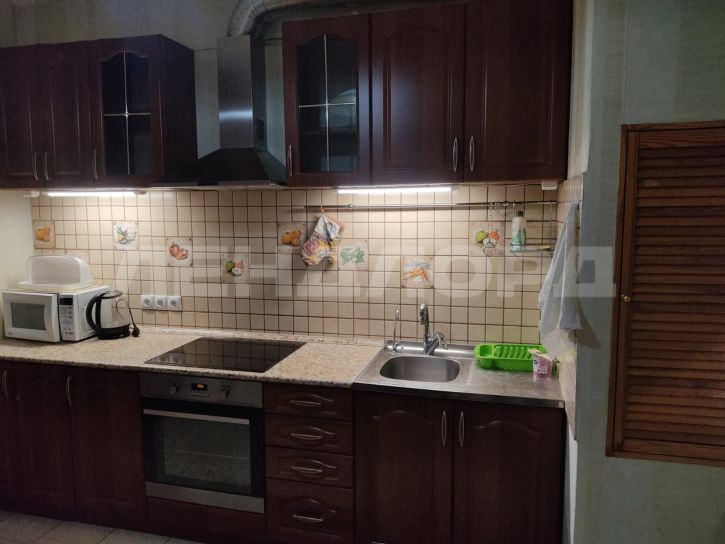 2-комн квартира улица Жданова, 7/33