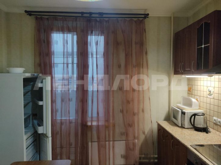 2-комн квартира улица Жданова, 7/33