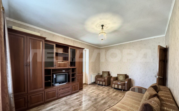 2-комн квартира улица 3-я Линия, 7/51