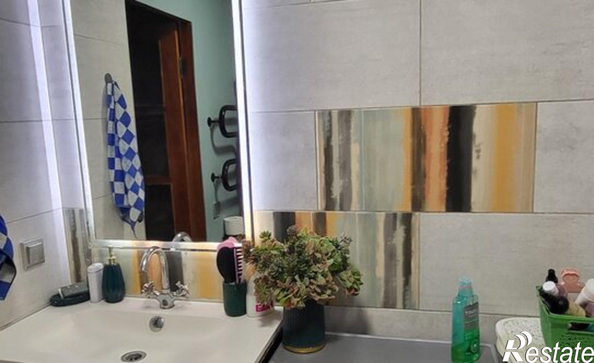 Купить квартиру за 8 100 000 рублей на бульвар Комарова, 18/3 с2