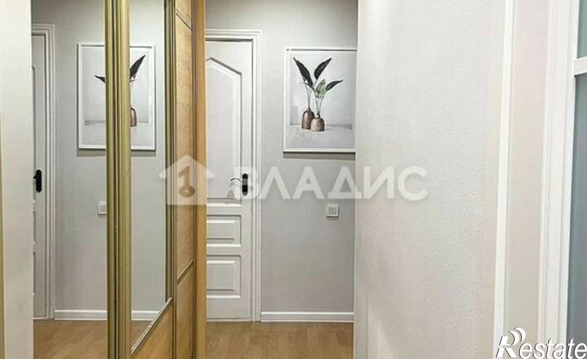 Купить квартиру за 7 800 000 рублей на ул Жмайлова, 17 1