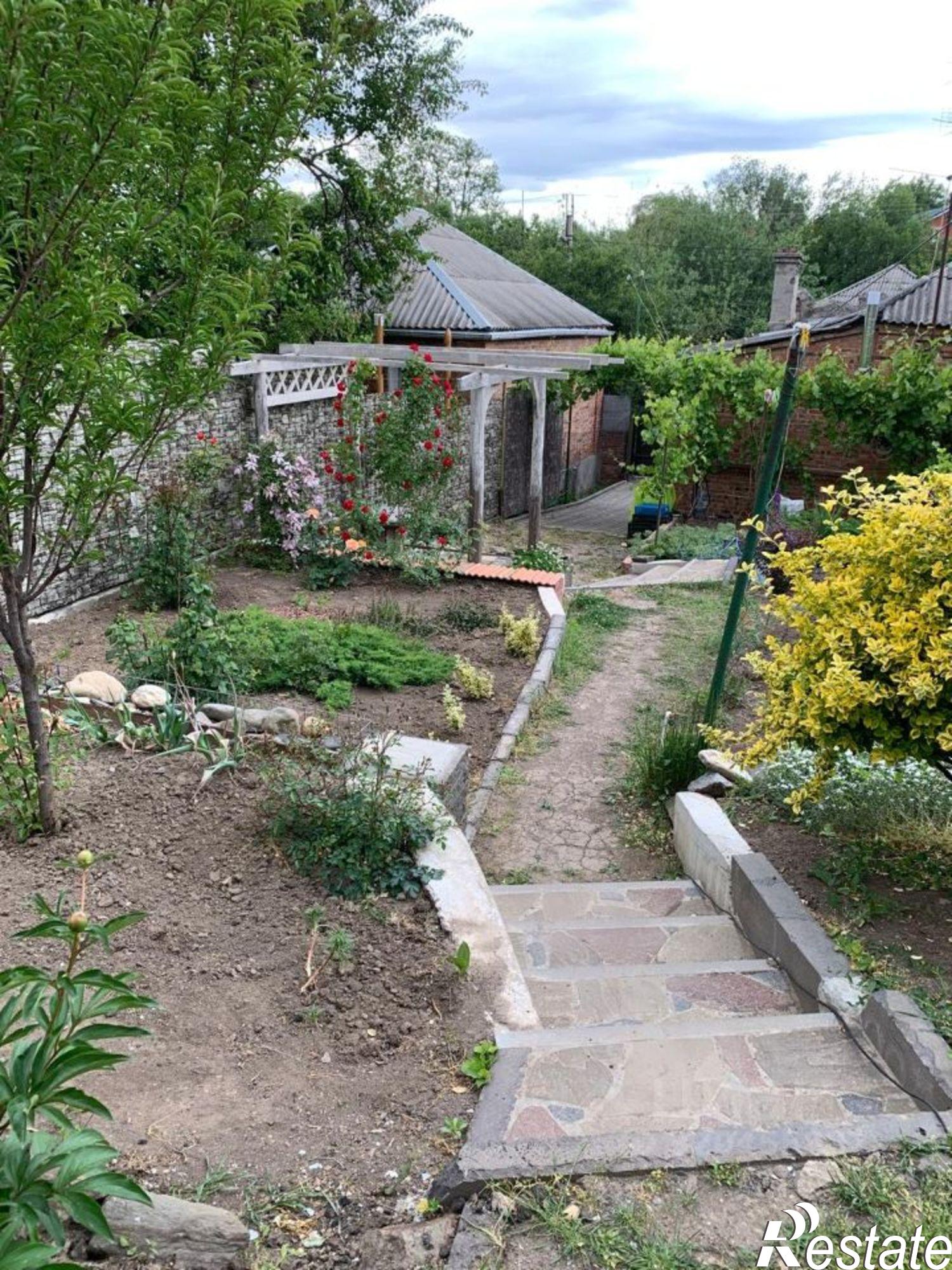 Купить дачу, дом, коттедж за 7 100 000 рублей на ул Армейская, 32