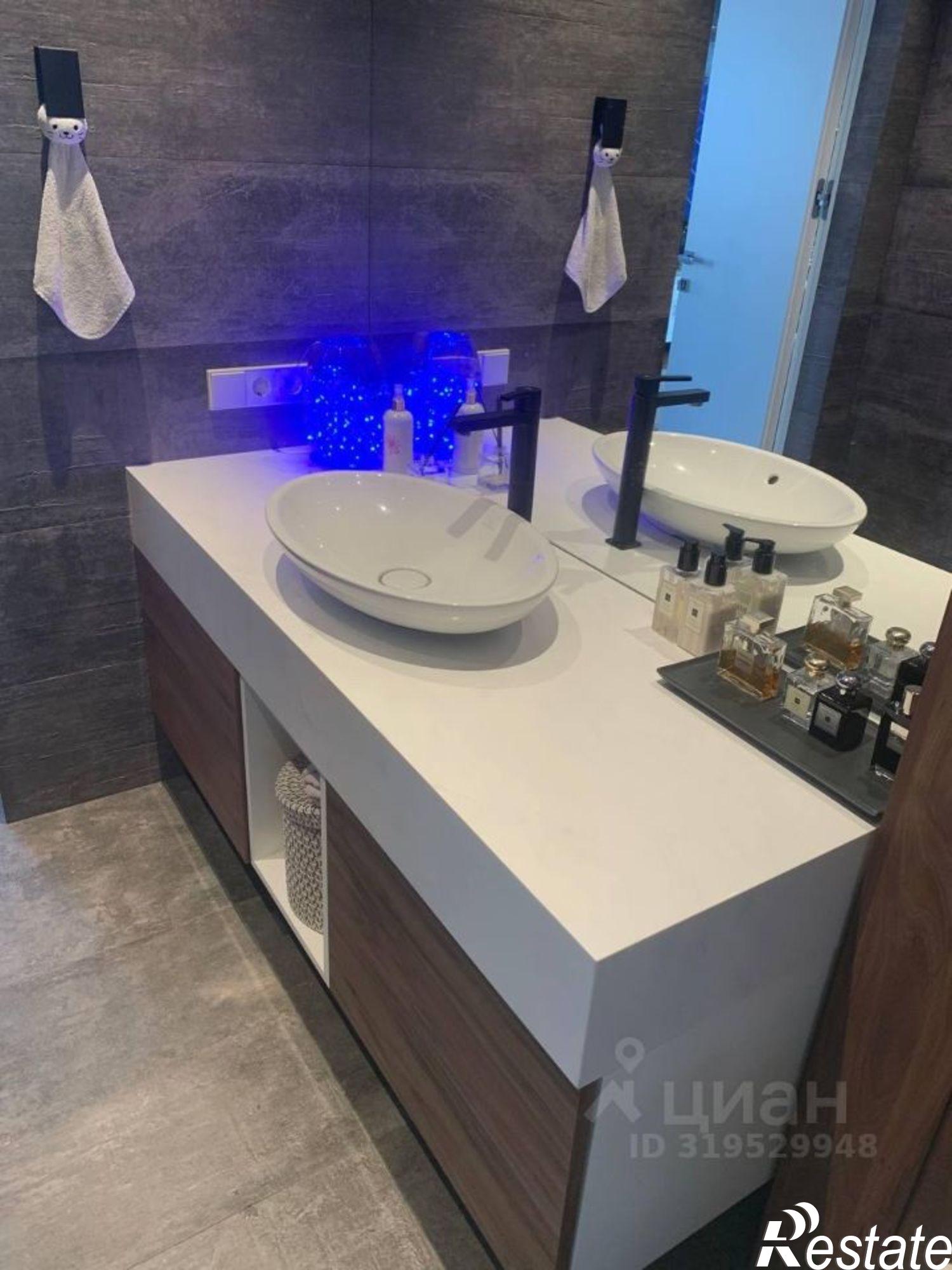 Купить квартиру за 18 000 000 рублей на Доломановский переулок, 19