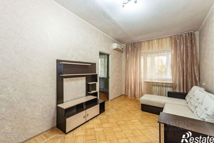 3-комн квартира улица Веры Пановой, 37,  д. 37