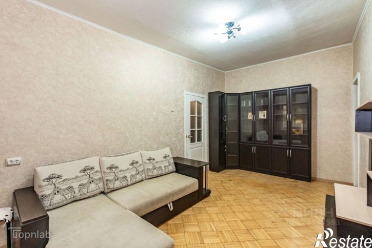 3-комн квартира улица Веры Пановой, 37,  д. 37