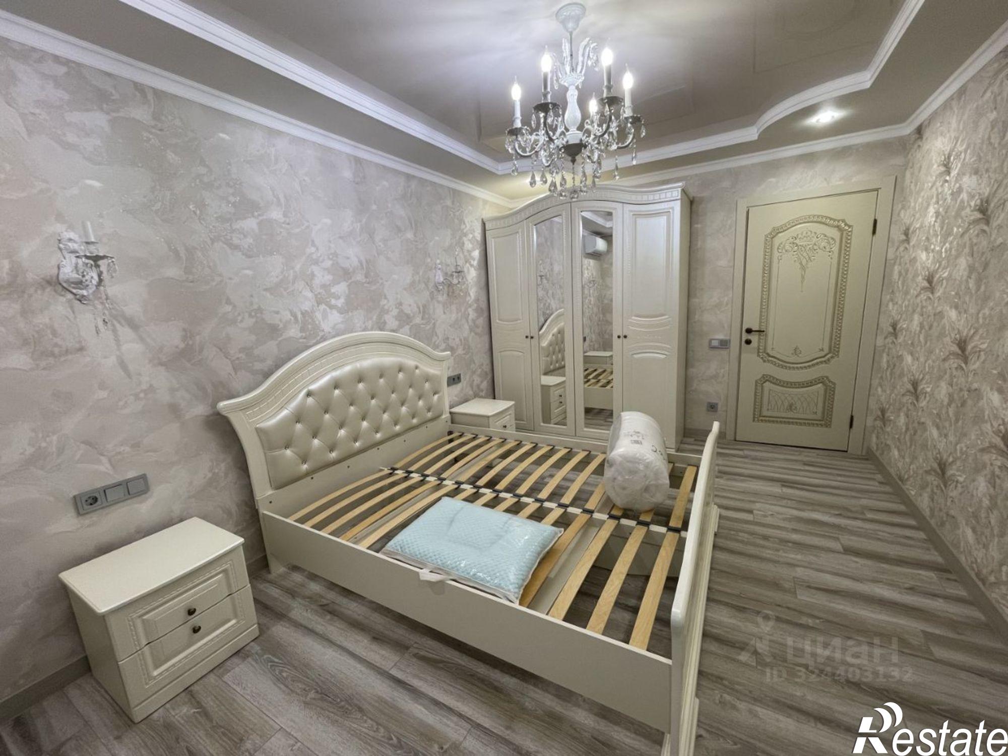 Сдать квартиру за 80 000 рублей на проспект 40-летия Победы, 63/17 с3