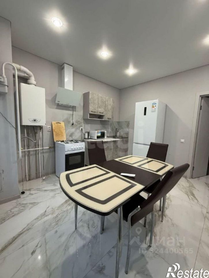 3-комн квартира пр-кт 40-летия Победы, 103а,  д. 103а