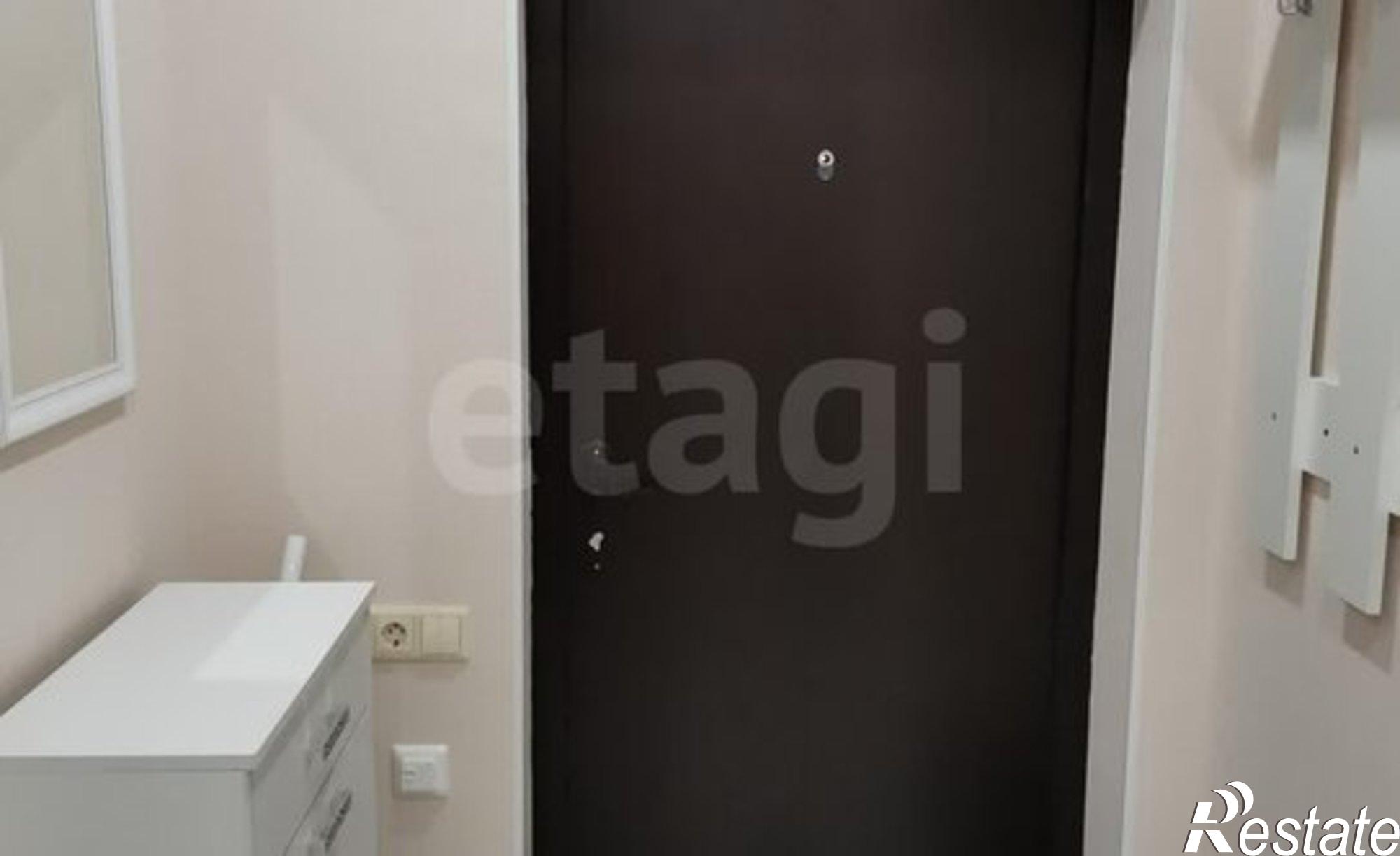 Купить квартиру за 6 700 000 рублей на улица Веры Пановой, 30 с1