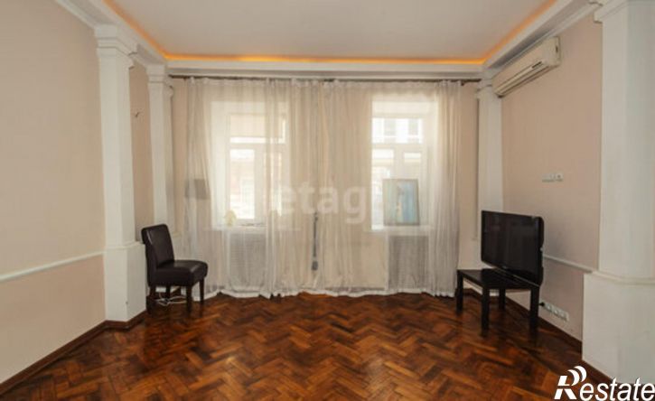 3-комн квартира Социалистическая улица, 1,  д. 1