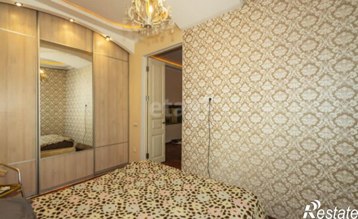 3-комн квартира Социалистическая улица, 1,  д. 1