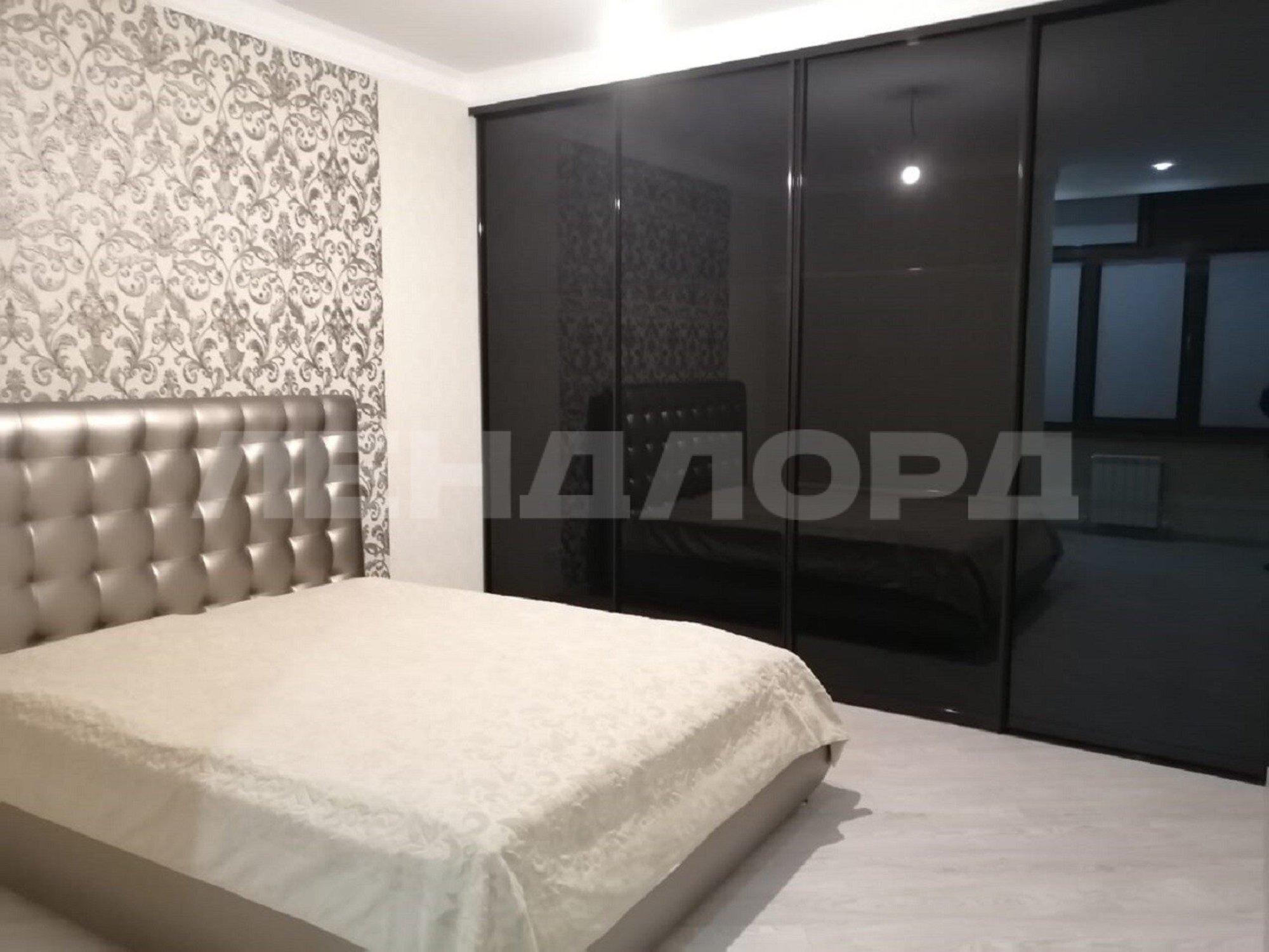 Купить квартиру за 11 000 000 рублей на улица 14-я Линия, 15