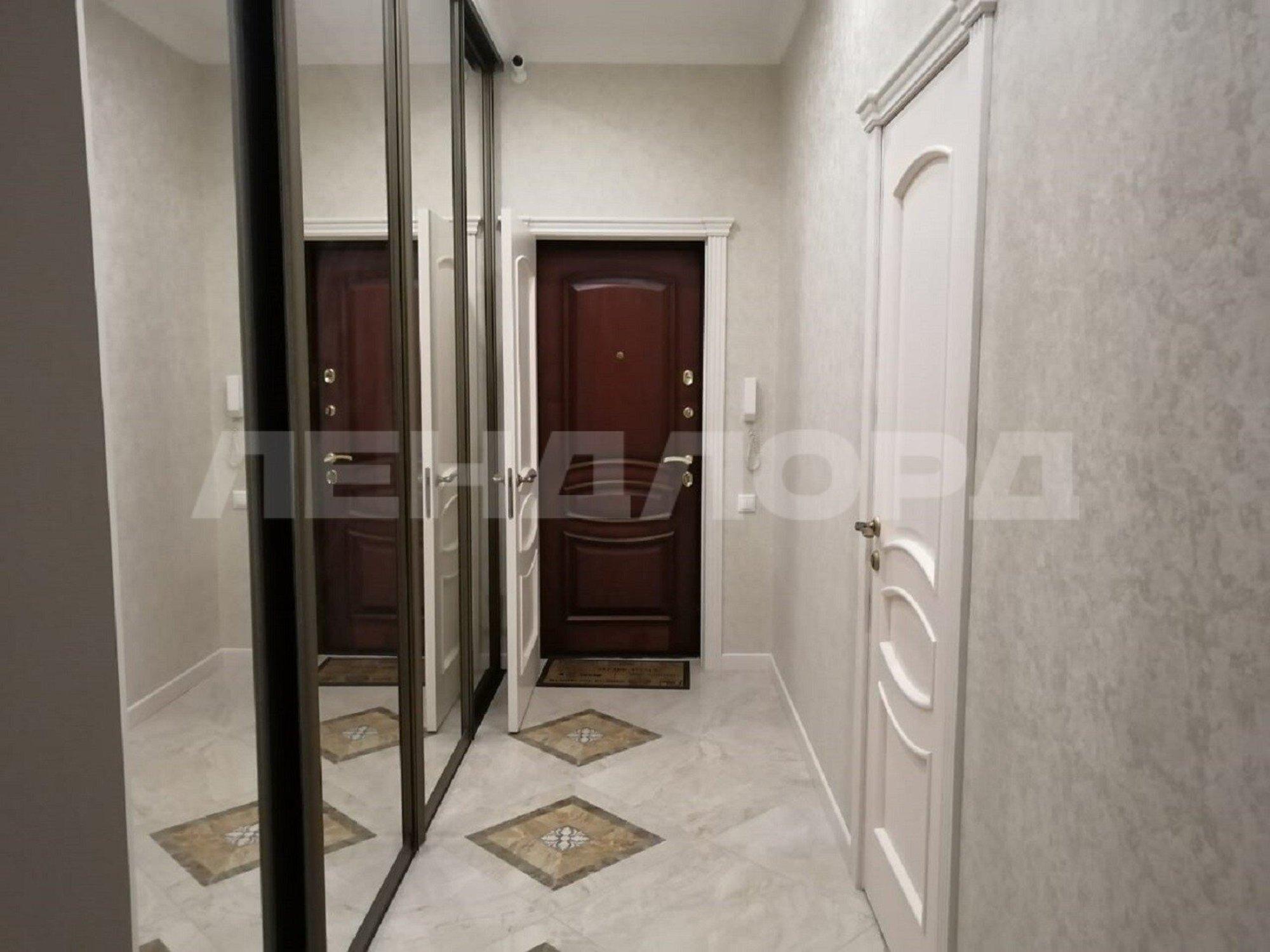 Купить квартиру за 11 000 000 рублей на улица 14-я Линия, 15