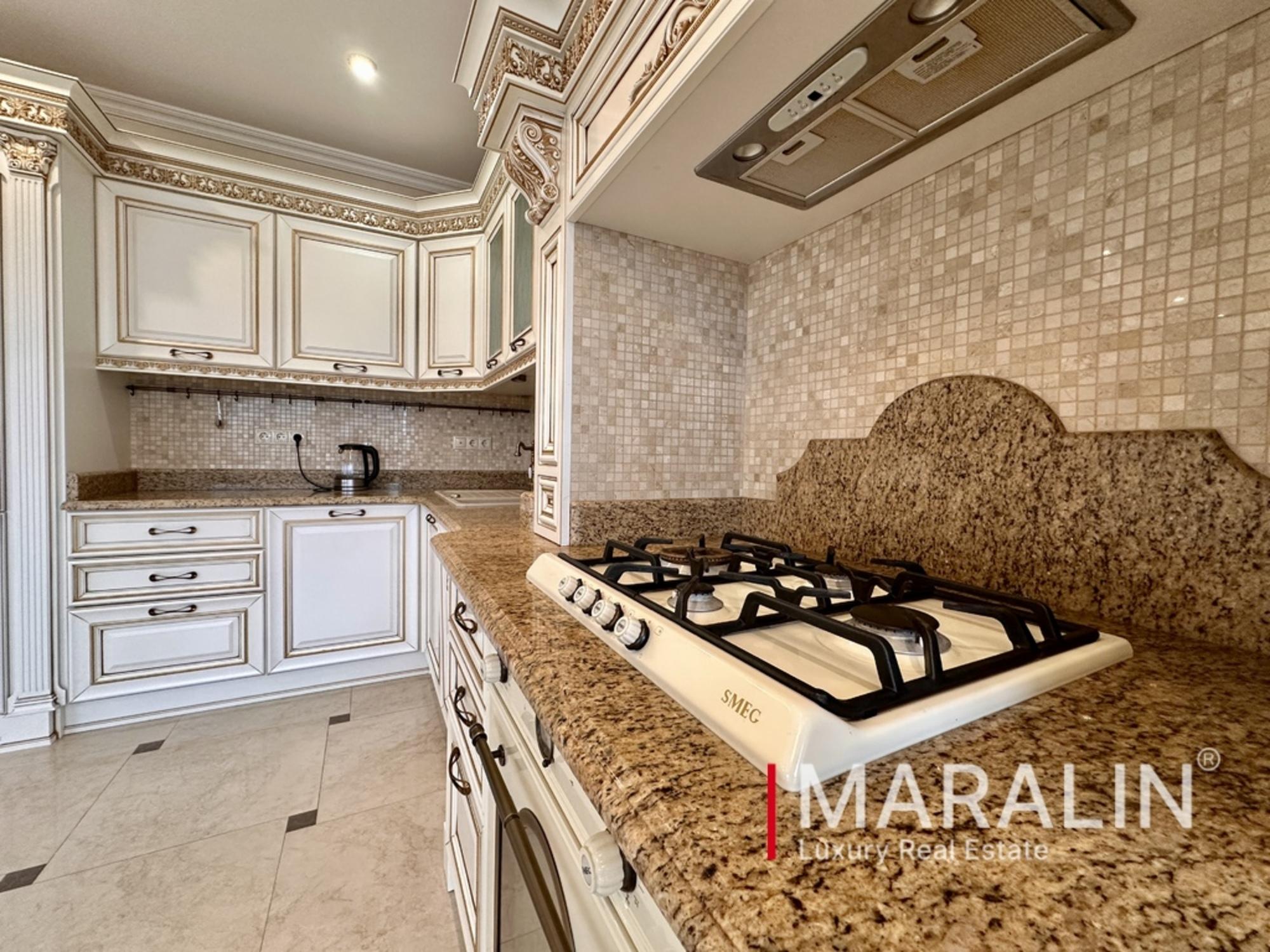 Купить квартиру за 80 000 000 рублей на 20-я линия, 33