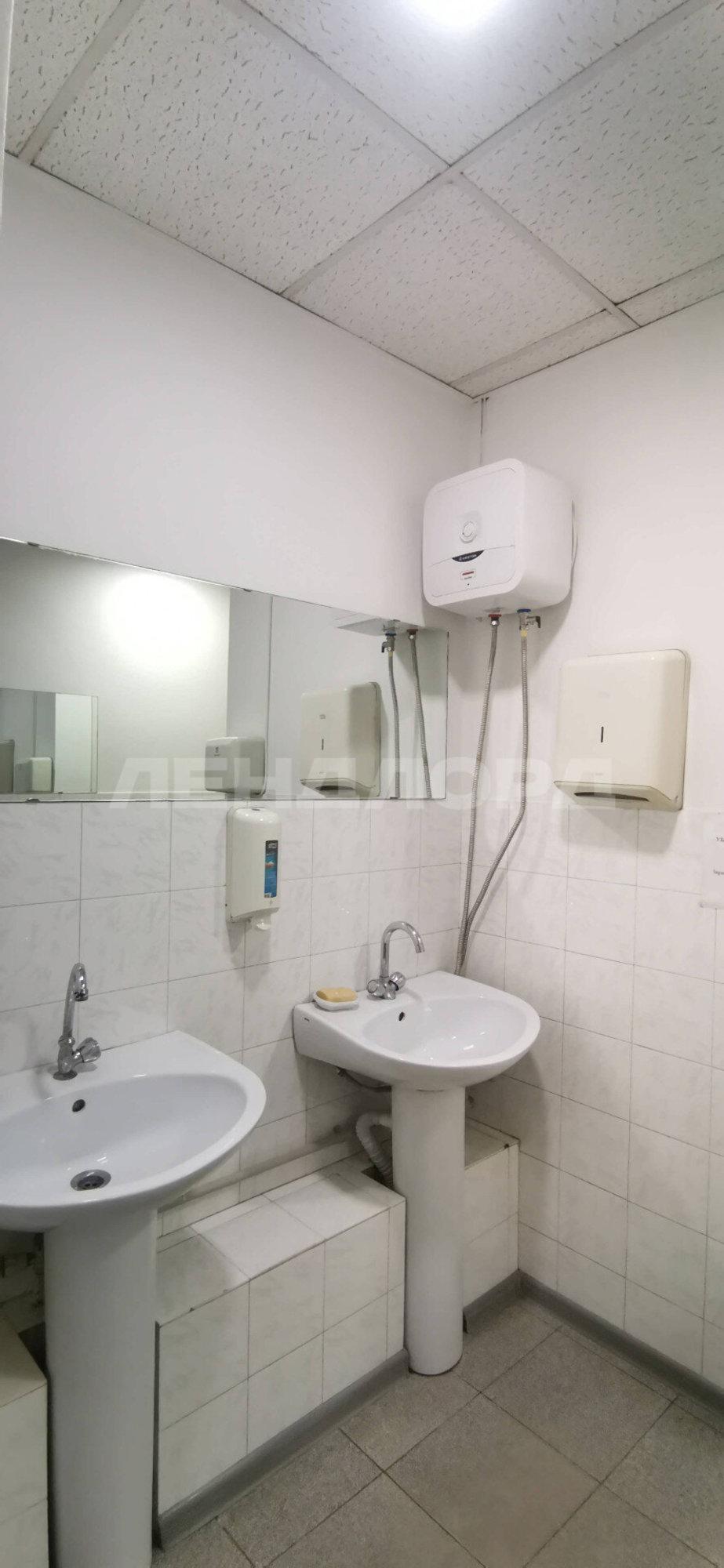 Купить офис, помещение под офис за 50 000 000 рублей на Большая Садовая улица