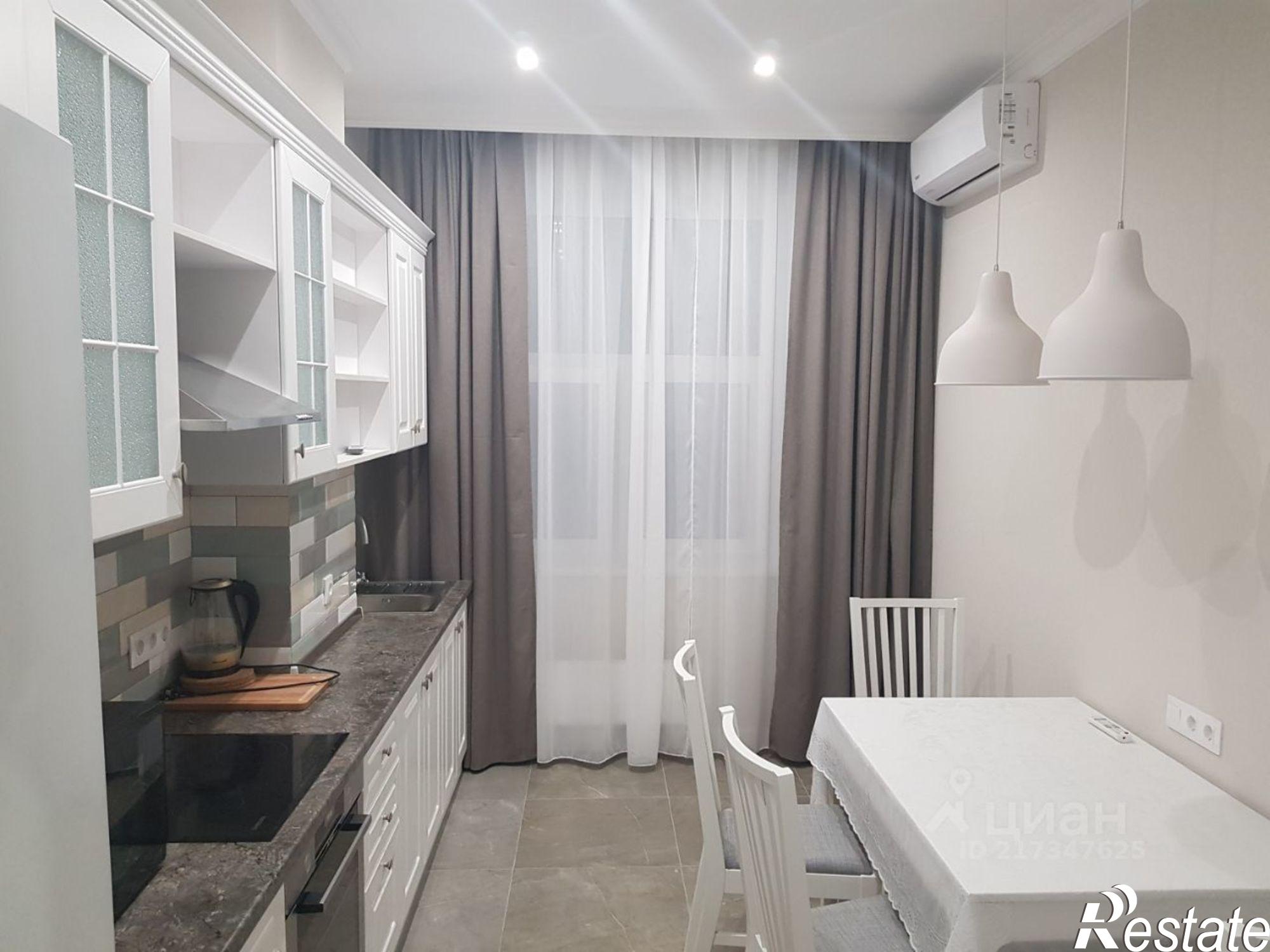 Сдать квартиру за 65 000 рублей на улица Максима Горького, 242