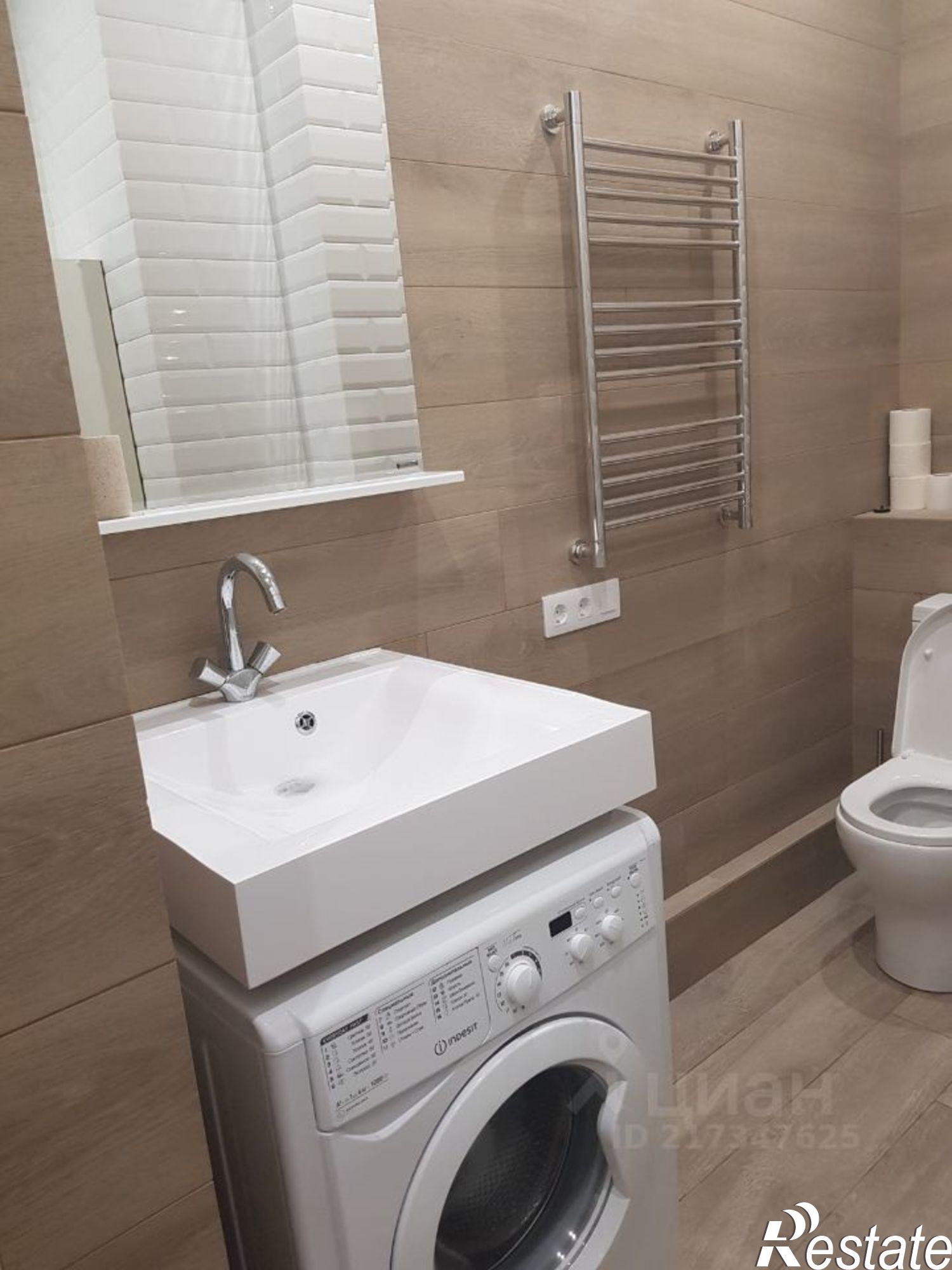 Сдать квартиру за 65 000 рублей на улица Максима Горького, 242