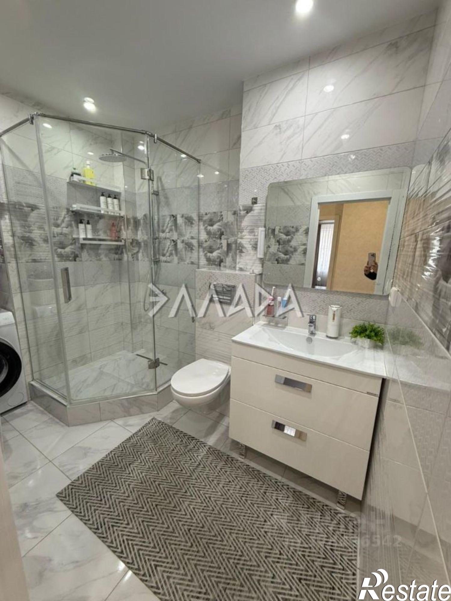 Купить квартиру за 12 500 000 рублей на бульвар Комарова, 18/3 с1