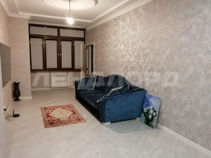 3-комн квартира улица 14-я Линия, 15