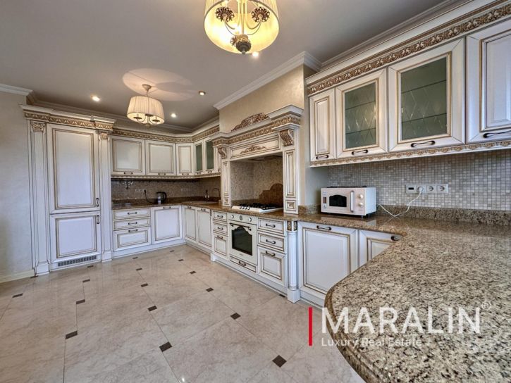 4-комн квартира 20-я линия, 33