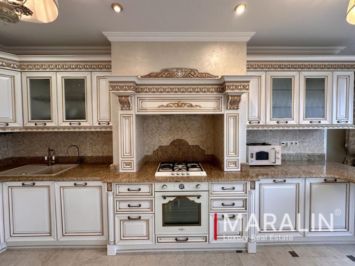 4-комн квартира 20-я линия, 33