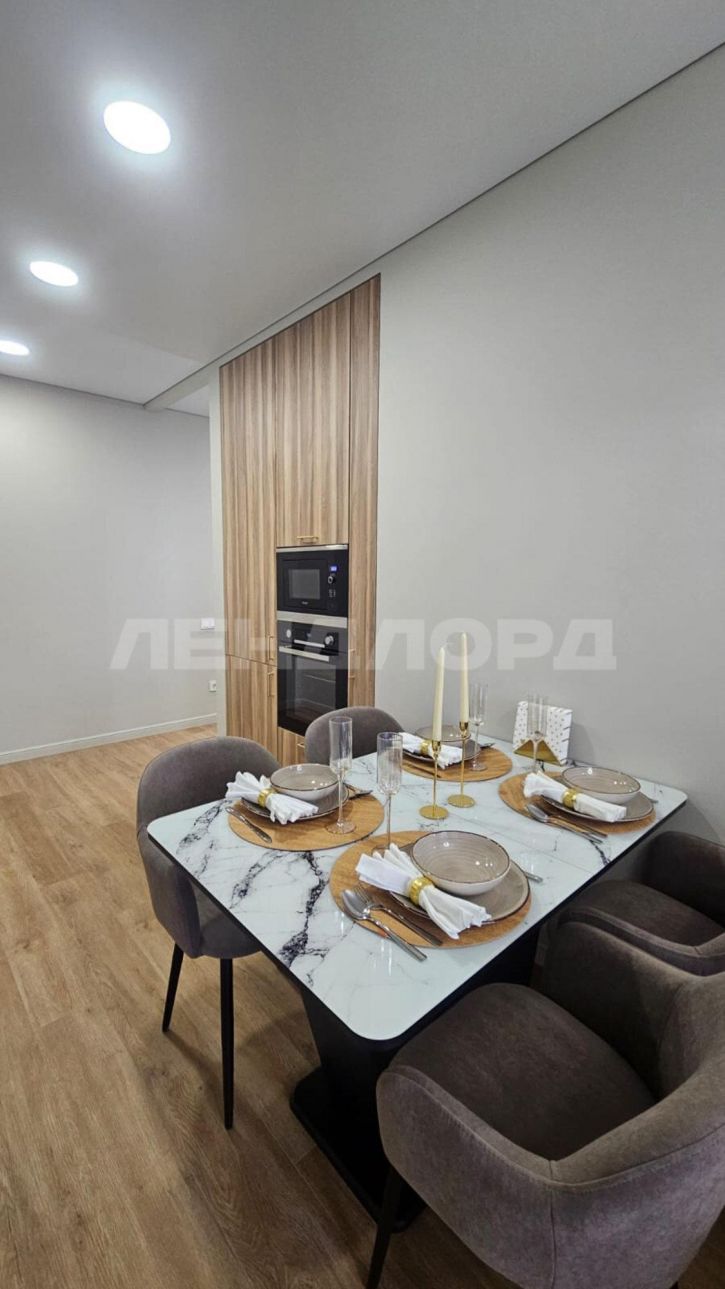 2-комн квартира улица Ларина, 45с1