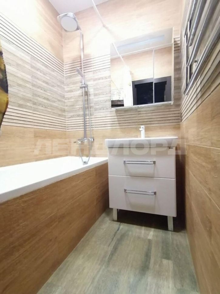 2-комн квартира улица 35-я Линия, 89/32