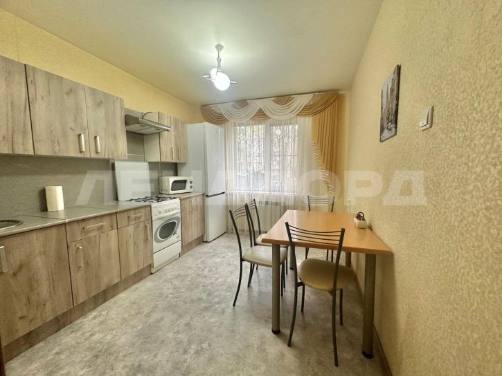 3-комн квартира проспект Космонавтов, 34/2