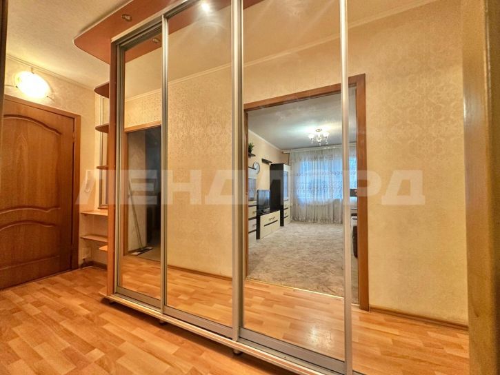 3-комн квартира проспект Космонавтов, 34/2