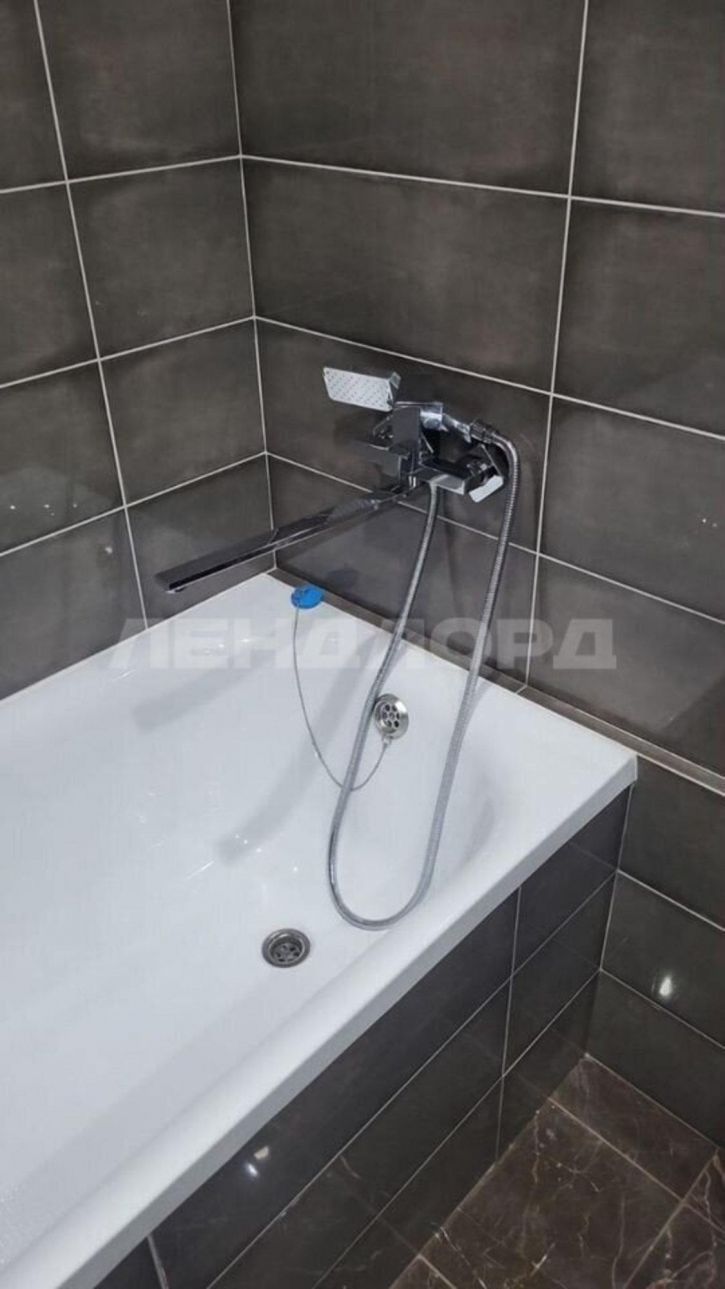 2-комн квартира улица Малиновского, 18/165