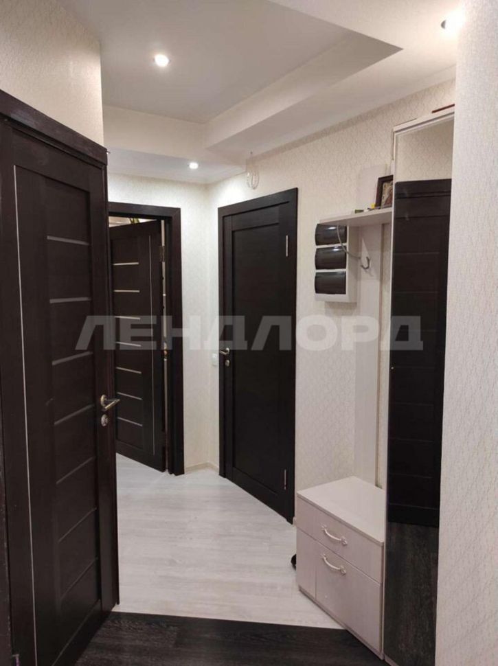 2-комн квартира улица Зорге, 12