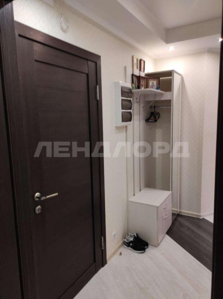 2-комн квартира улица Зорге, 12