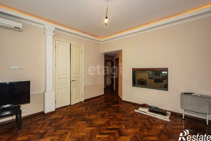 3-комн квартира Социалистическая улица, 1,  д. 1