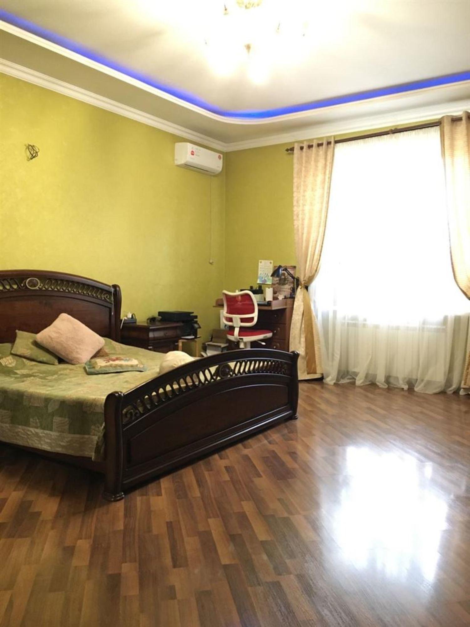 Купить дачу, дом, коттедж за 20 990 000 рублей на ул Большевистская, д. 38