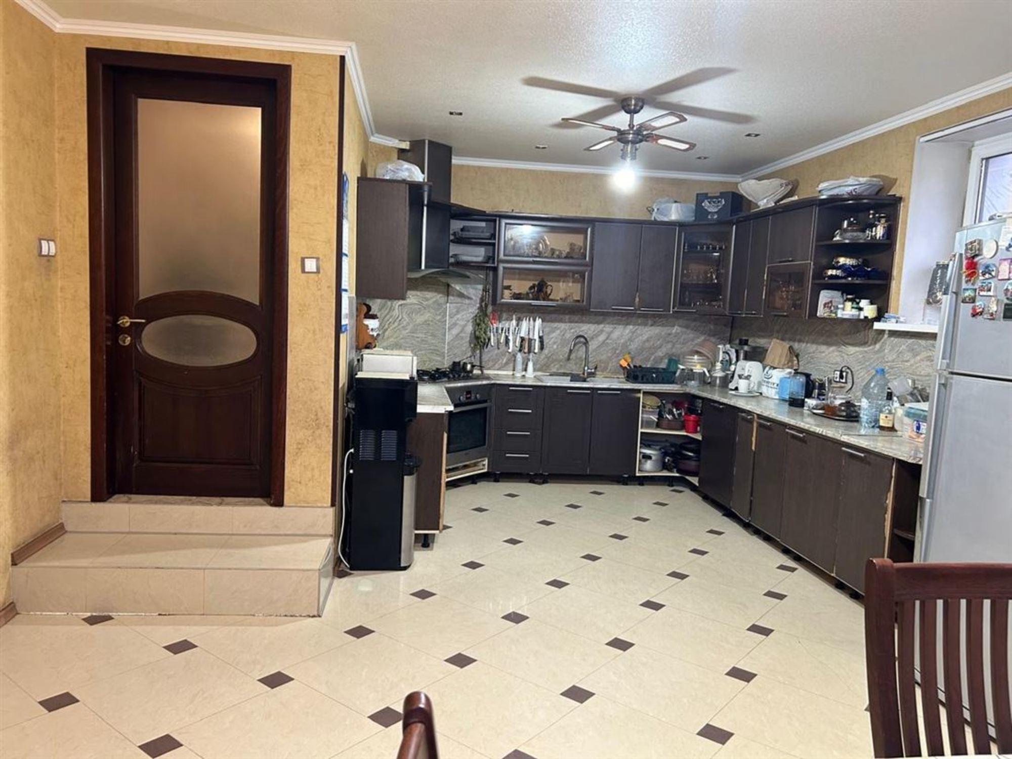 Купить дачу, дом, коттедж за 20 990 000 рублей на ул Большевистская, д. 38