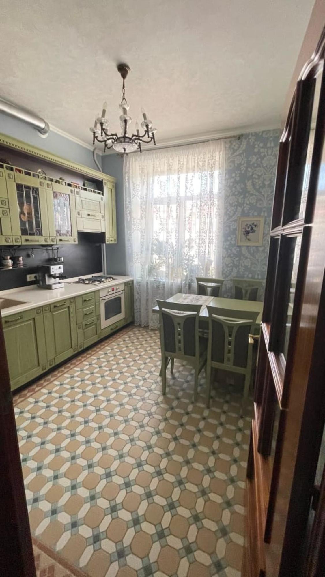 Купить квартиру за 10 000 000 рублей на Большая Садовая ул., 43