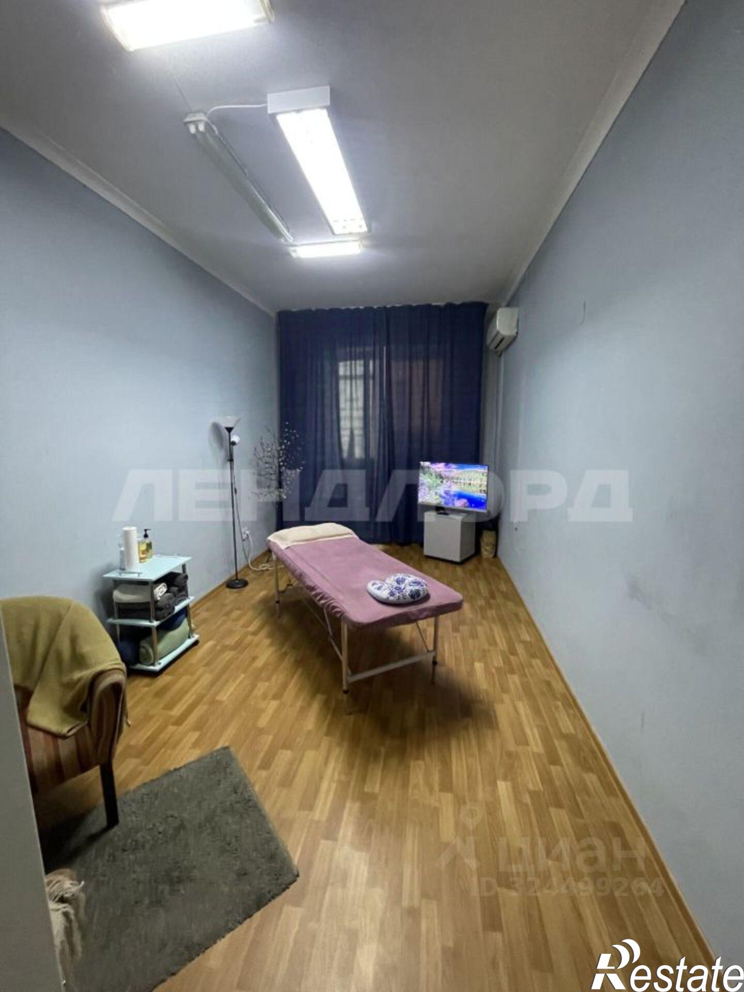 Купить офис, помещение под офис за 24 000 000 рублей на ул Зорге, 56