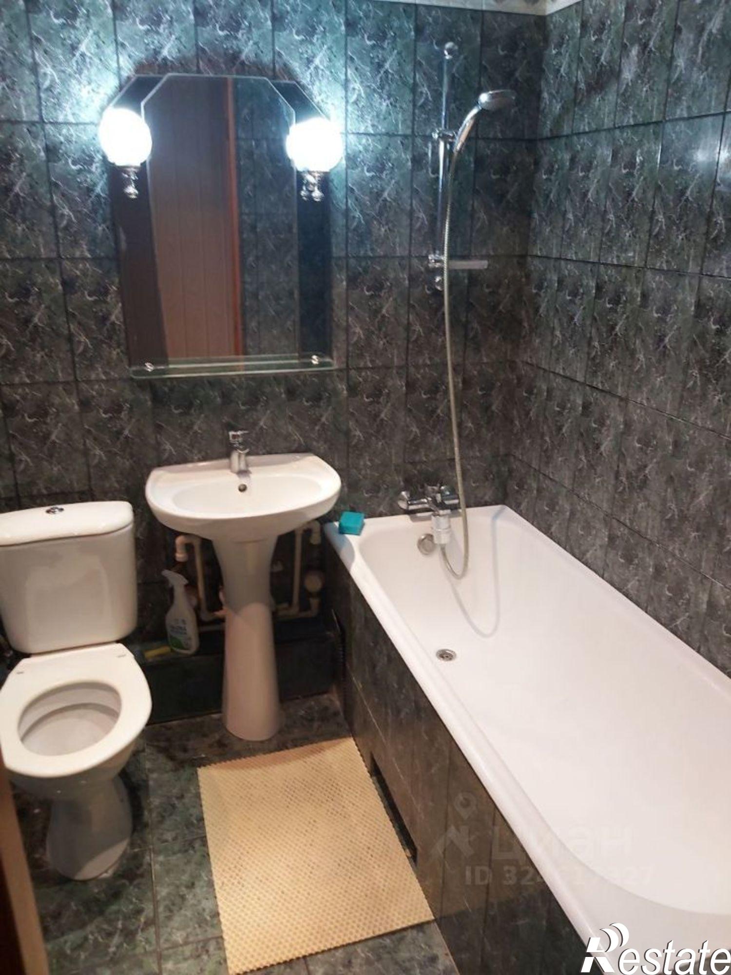 Сдать квартиру за 42 000 рублей на улица Веры Пановой, 32