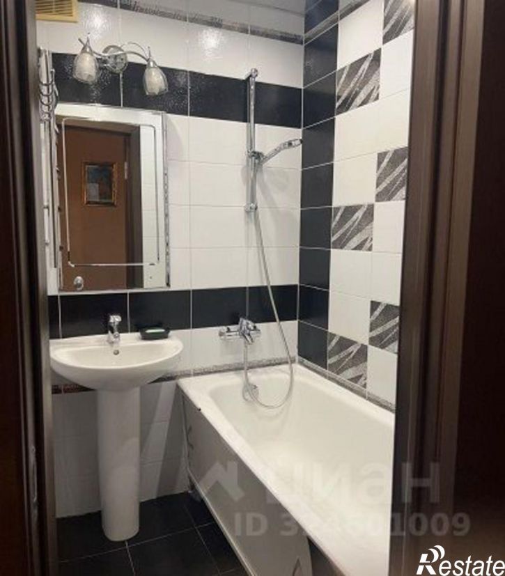 3-комн квартира улица Оганова, 10,  д. 10