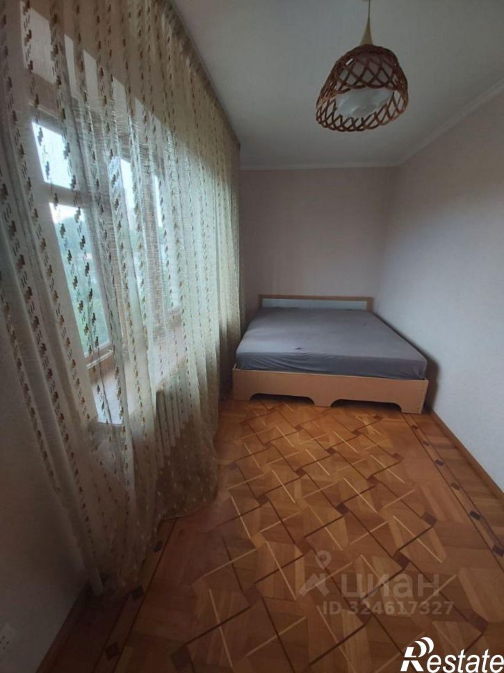 3-комн квартира улица Веры Пановой, 32,  д. 32