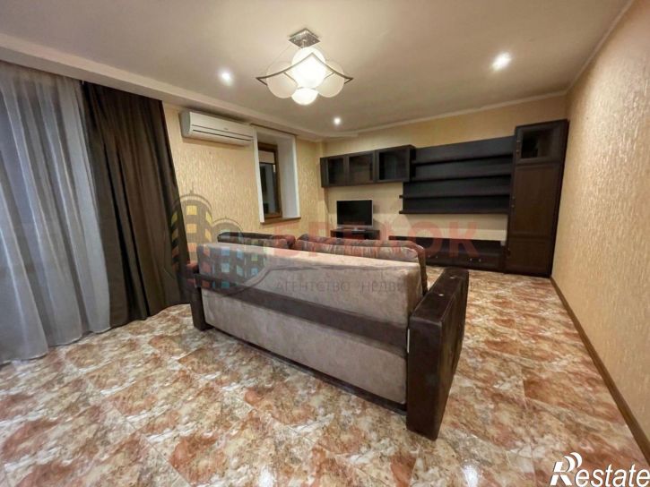 3-комн квартира улица Жмайлова, 3,  д. 3