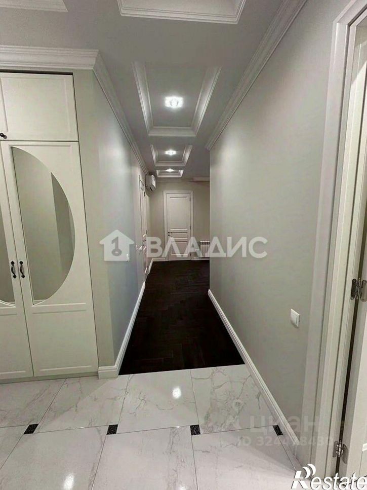 3-комн квартира улица Максима Горького, 242,  д. 242