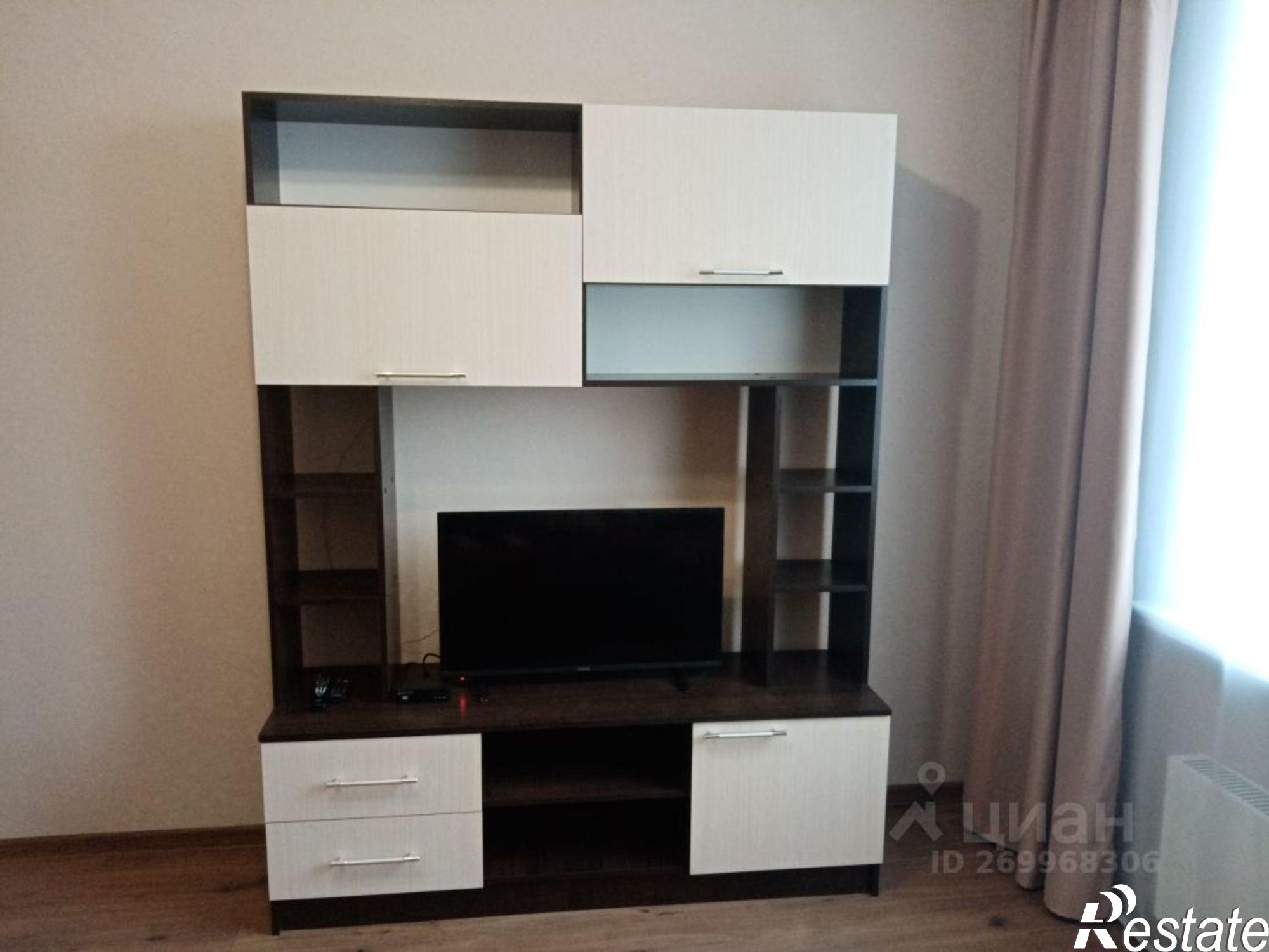 Сдать квартиру за 25 000 рублей на ул Еляна, 66